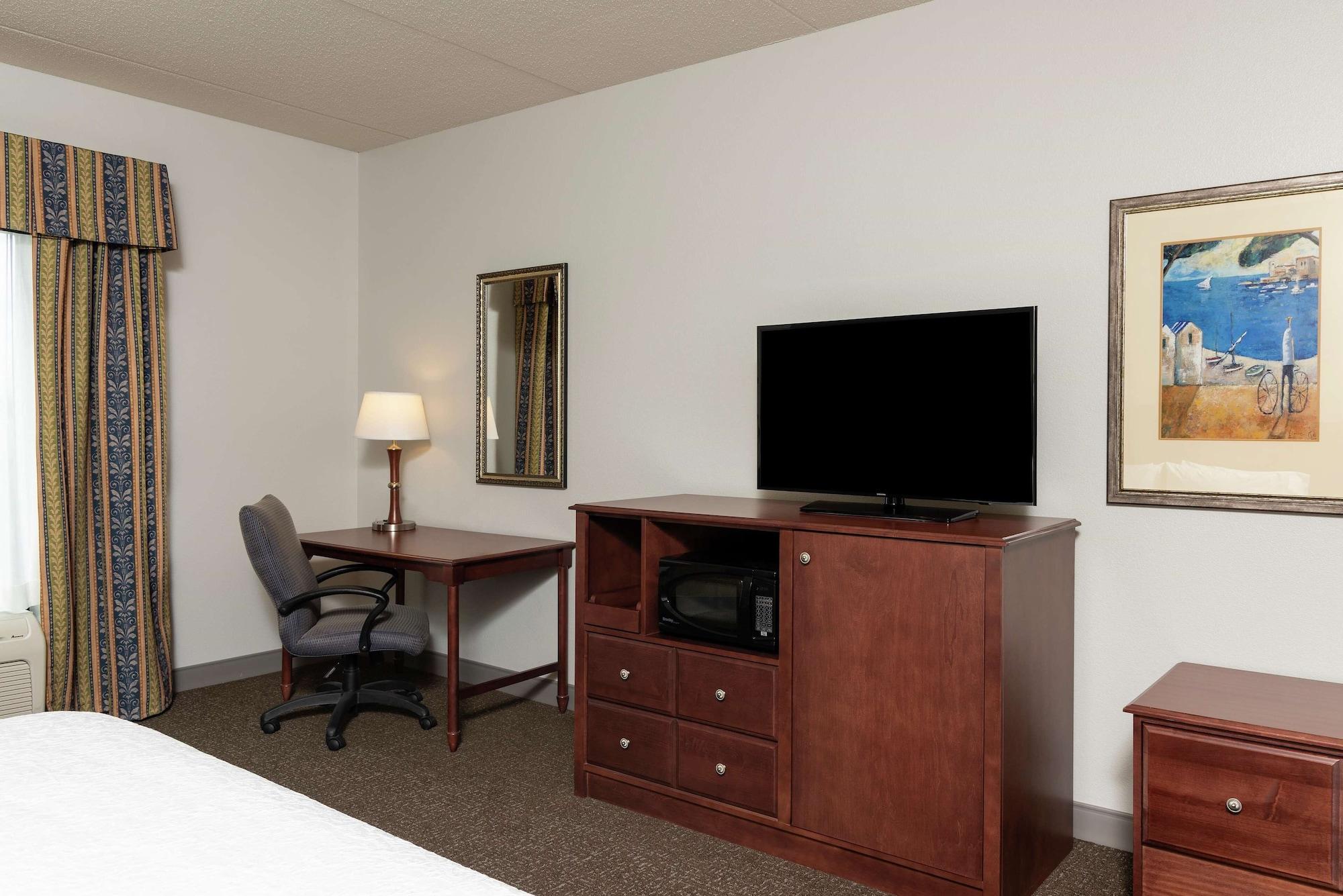 Hampton Inn & Suites Indianapolis-Airport Ngoại thất bức ảnh