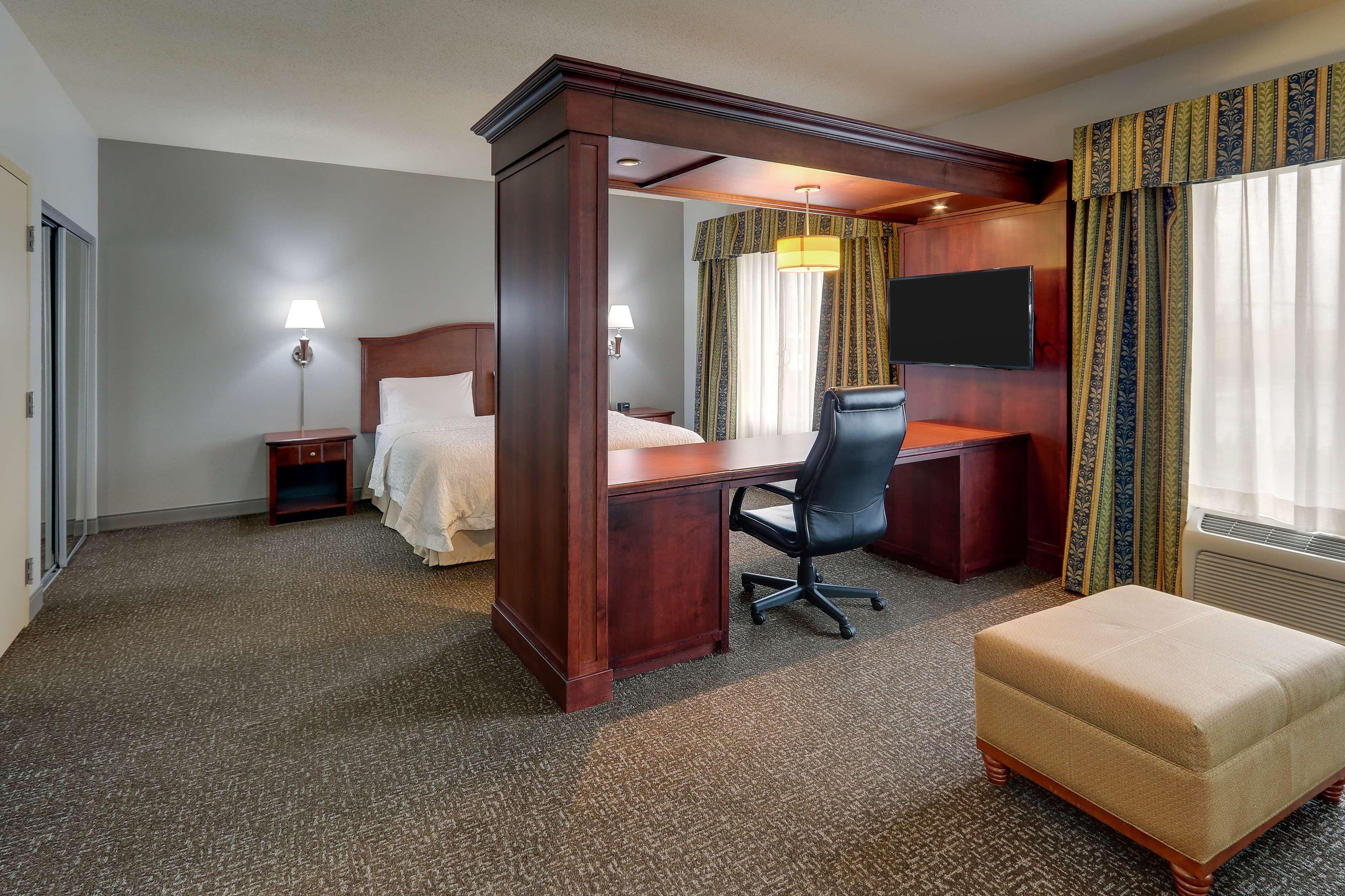 Hampton Inn & Suites Indianapolis-Airport Ngoại thất bức ảnh