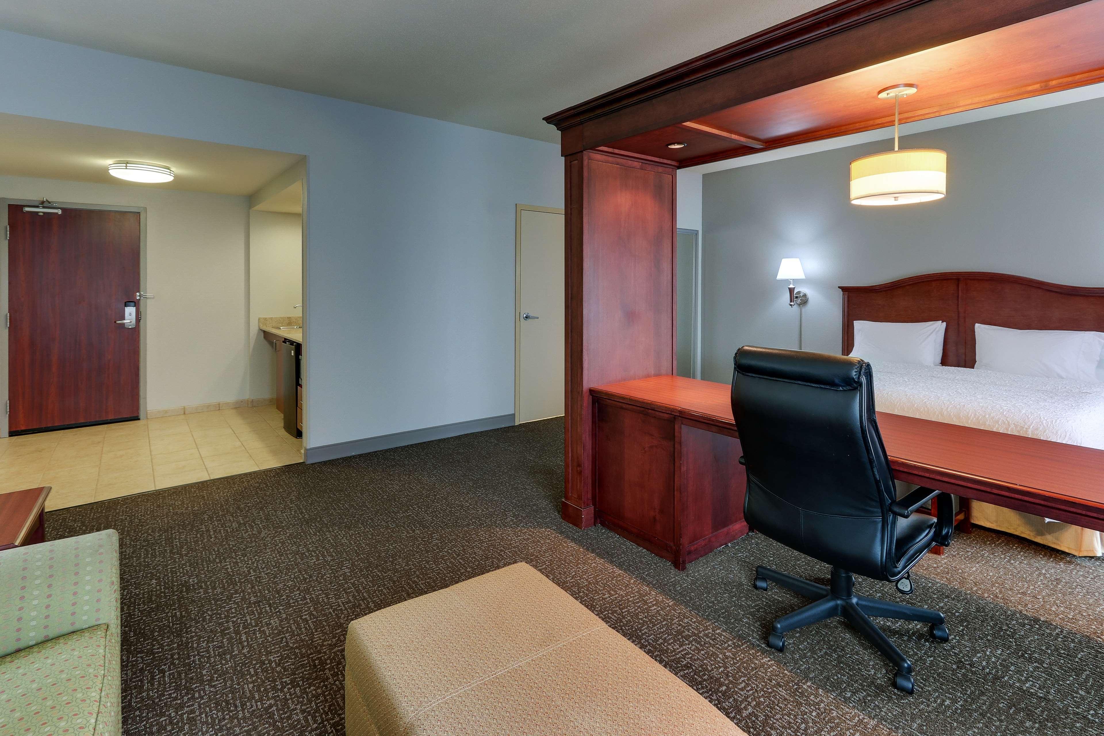 Hampton Inn & Suites Indianapolis-Airport Ngoại thất bức ảnh
