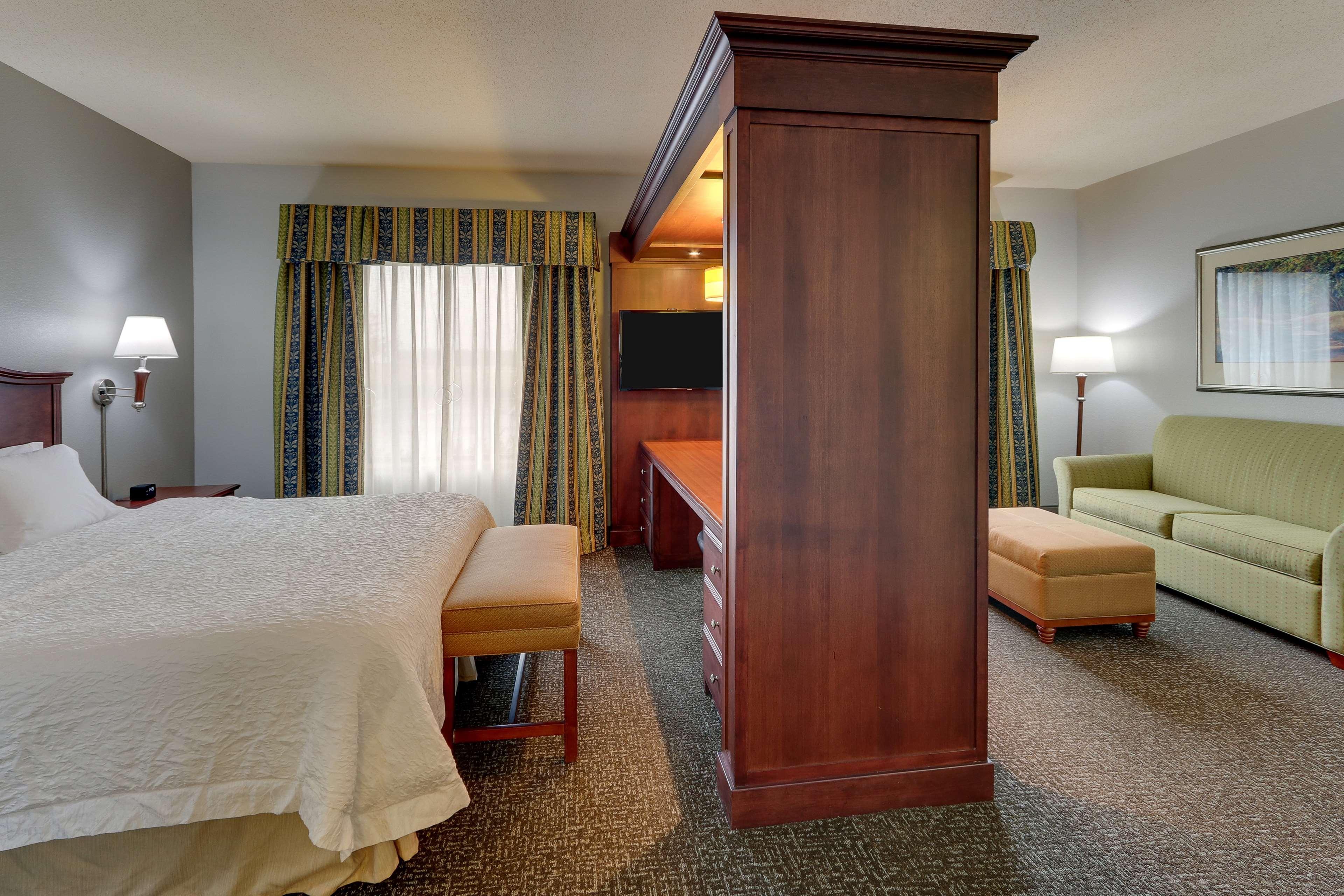 Hampton Inn & Suites Indianapolis-Airport Ngoại thất bức ảnh