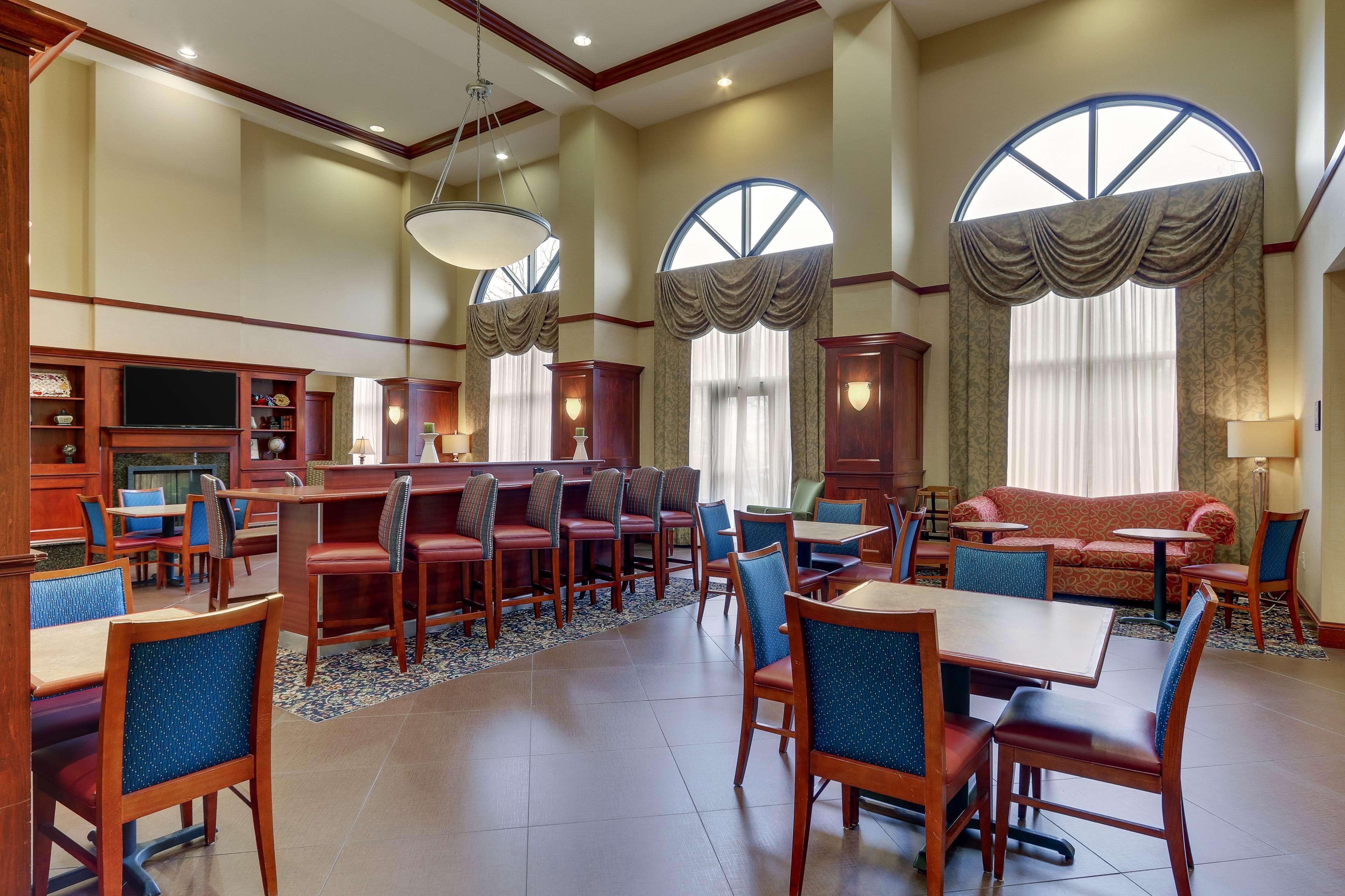 Hampton Inn & Suites Indianapolis-Airport Ngoại thất bức ảnh