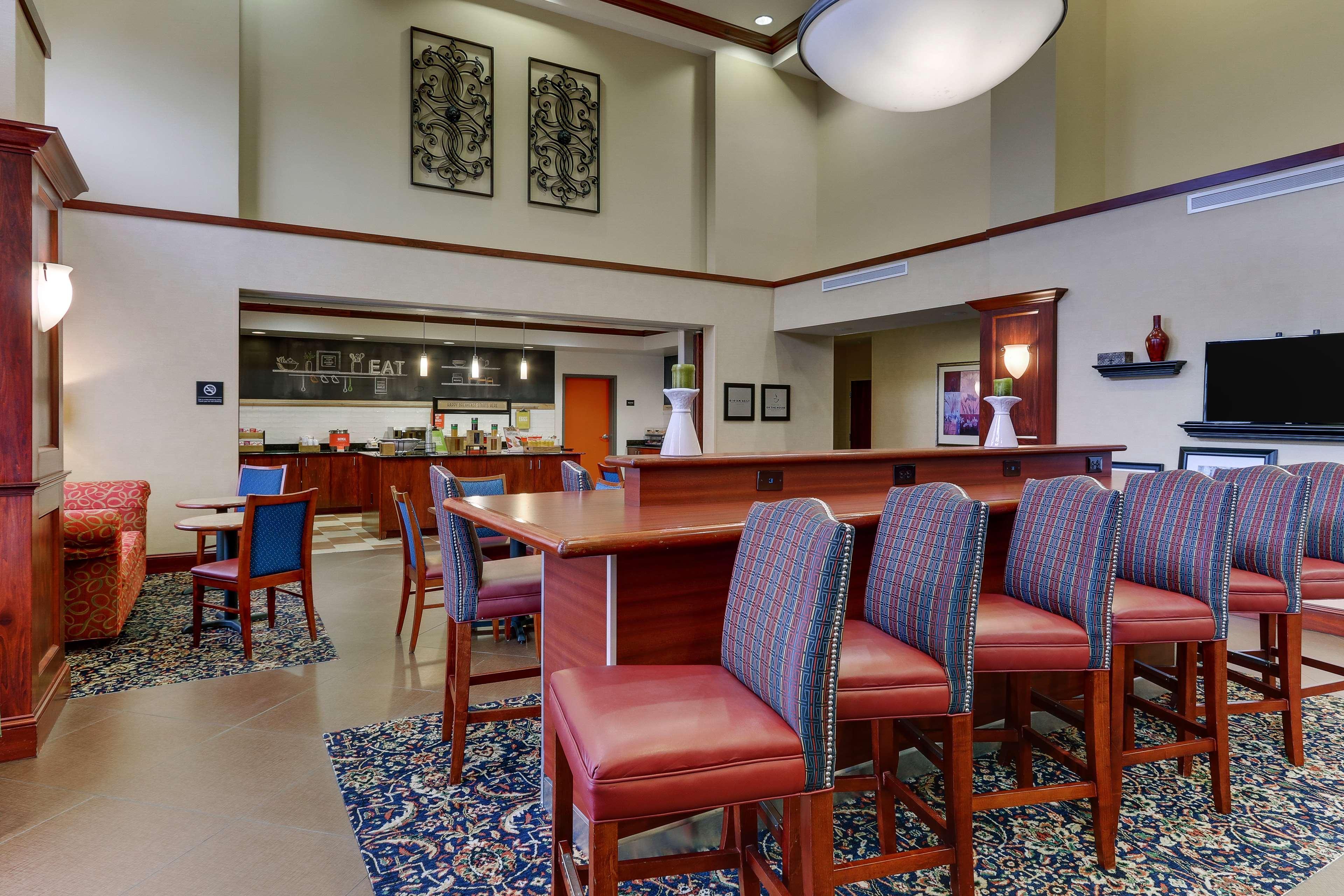 Hampton Inn & Suites Indianapolis-Airport Ngoại thất bức ảnh