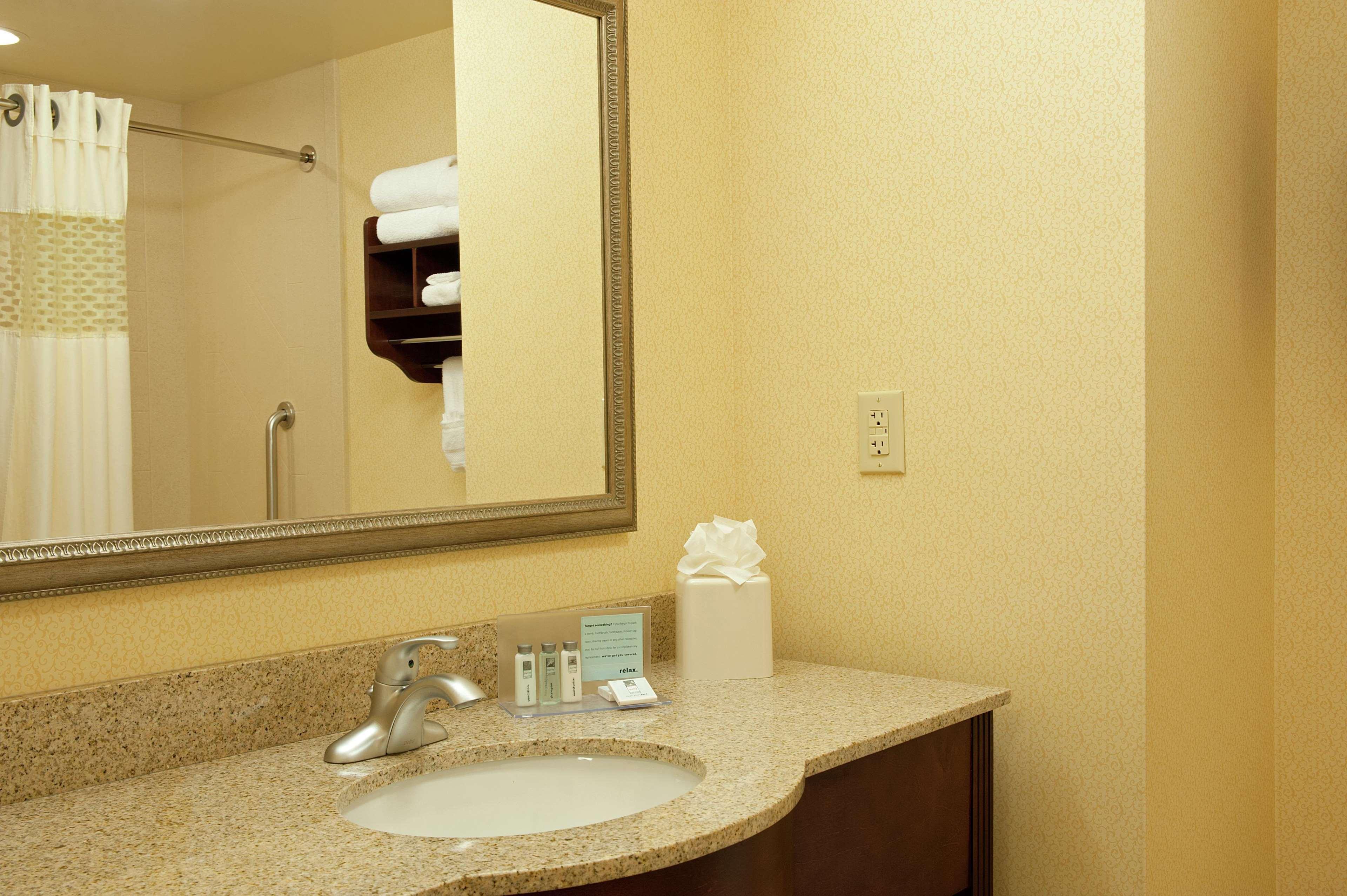 Hampton Inn & Suites Indianapolis-Airport Ngoại thất bức ảnh