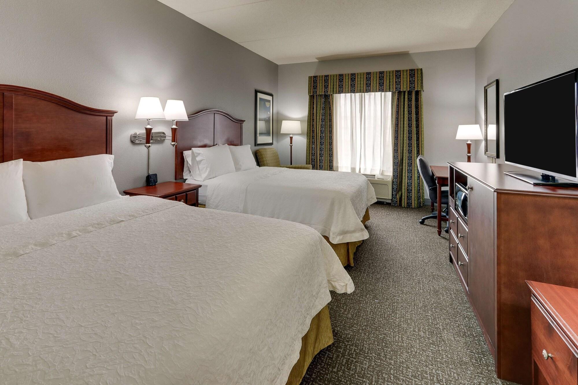 Hampton Inn & Suites Indianapolis-Airport Ngoại thất bức ảnh