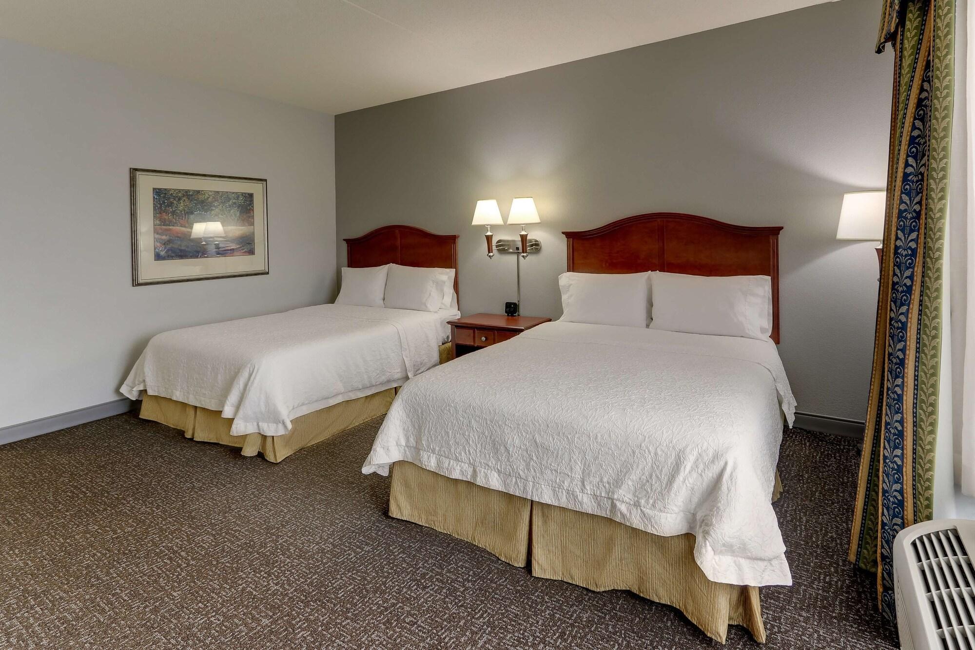 Hampton Inn & Suites Indianapolis-Airport Ngoại thất bức ảnh