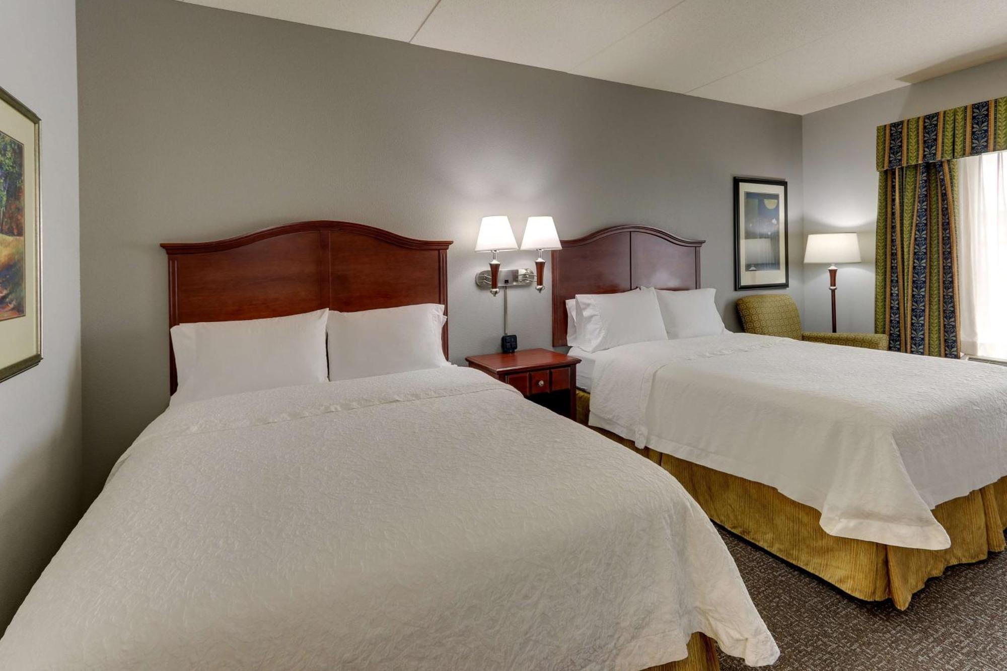 Hampton Inn & Suites Indianapolis-Airport Ngoại thất bức ảnh