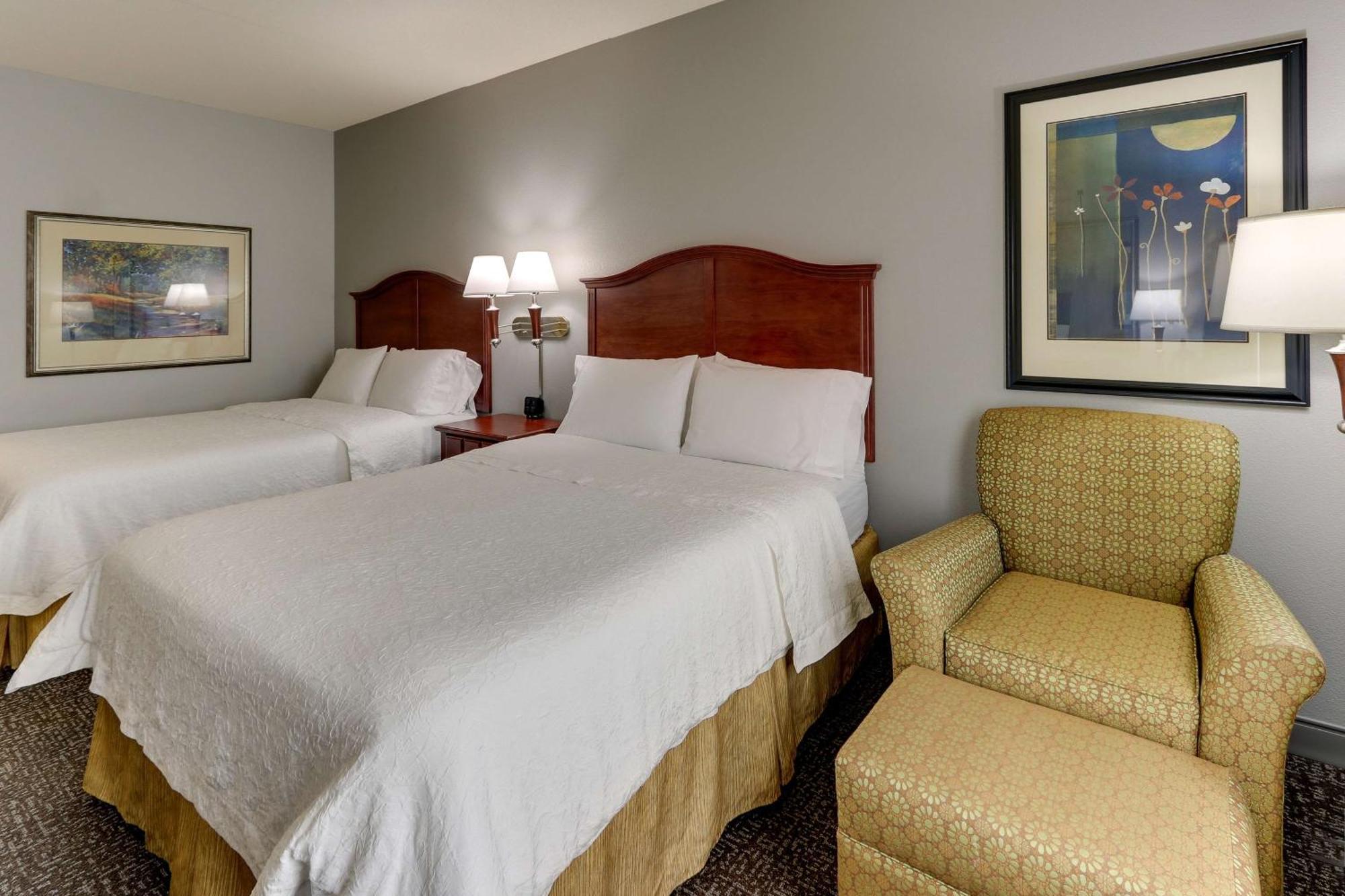 Hampton Inn & Suites Indianapolis-Airport Ngoại thất bức ảnh