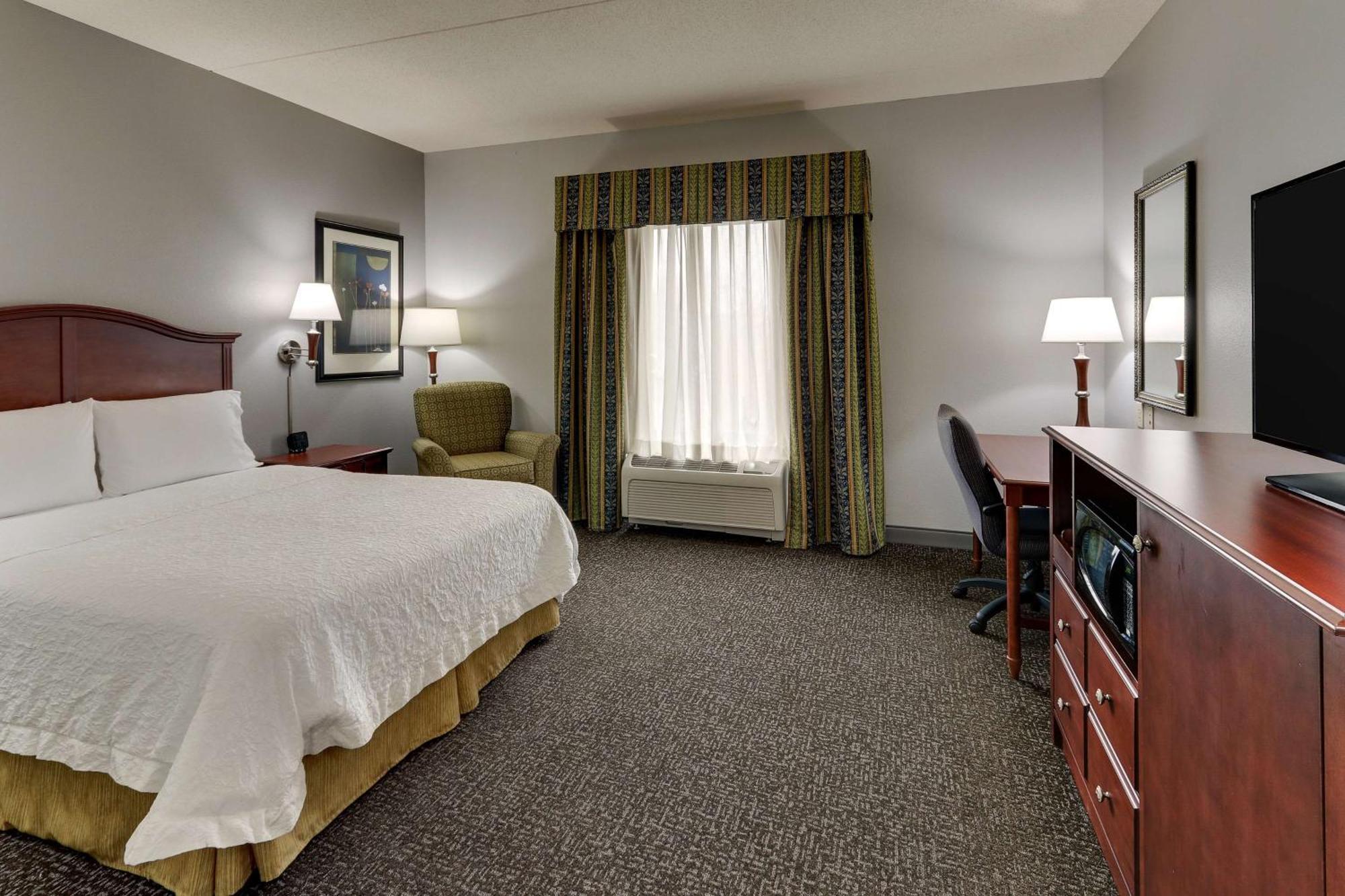 Hampton Inn & Suites Indianapolis-Airport Ngoại thất bức ảnh