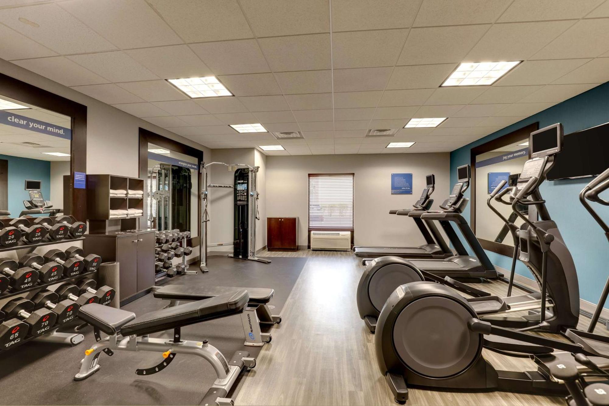 Hampton Inn & Suites Indianapolis-Airport Ngoại thất bức ảnh